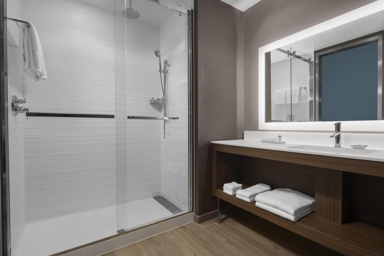 Ac Hotel By Marriott Columbus Downtown Bagian luar foto