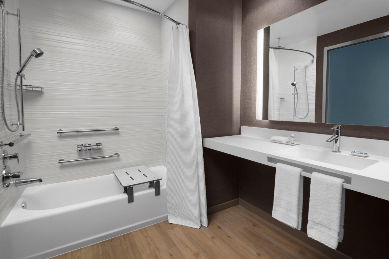 Ac Hotel By Marriott Columbus Downtown Bagian luar foto