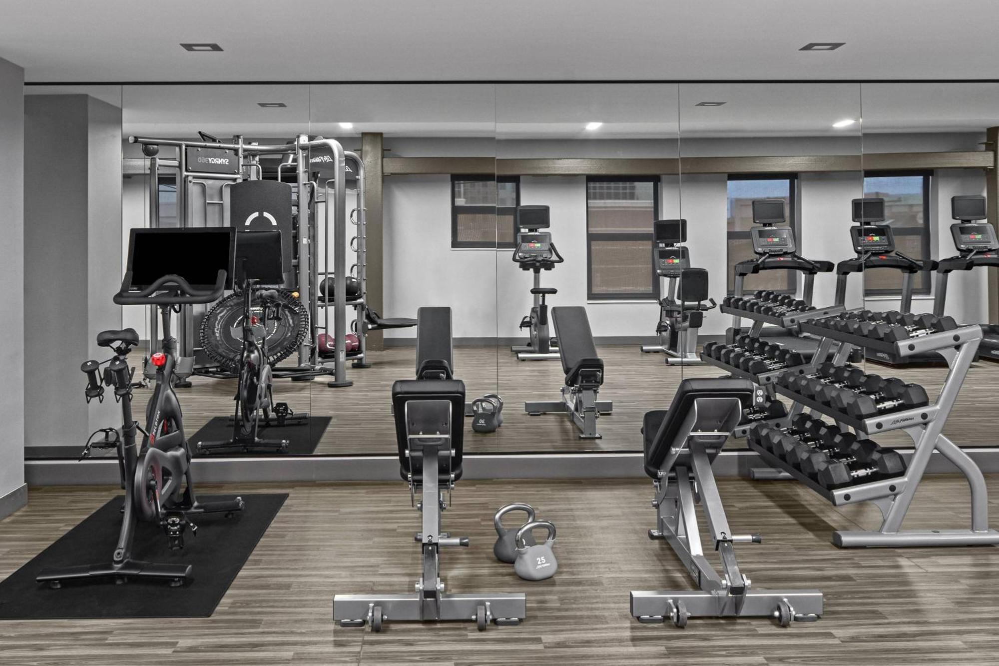 Ac Hotel By Marriott Columbus Downtown Bagian luar foto